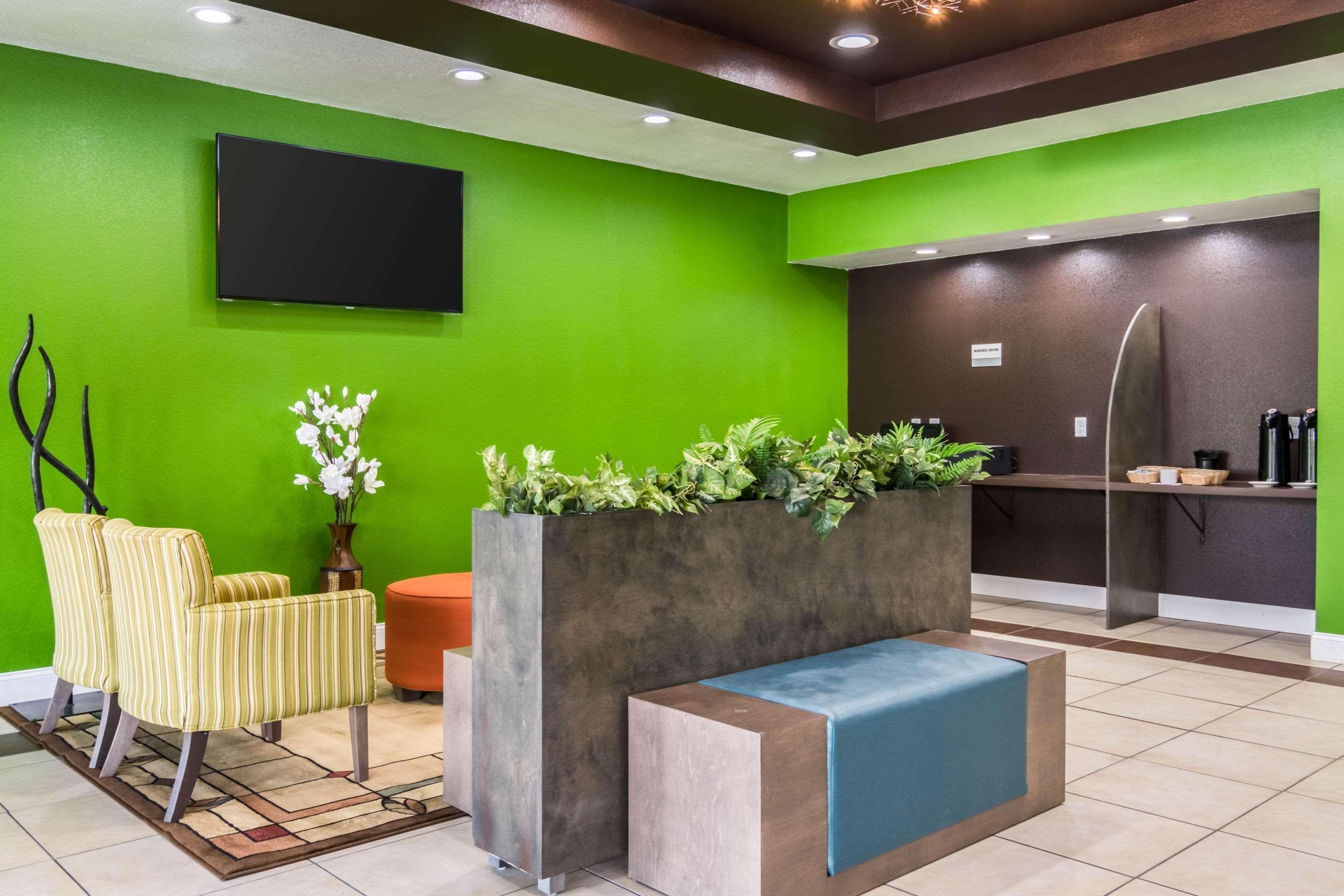 Clarion Inn&Suites Russellville I-40 Esterno foto