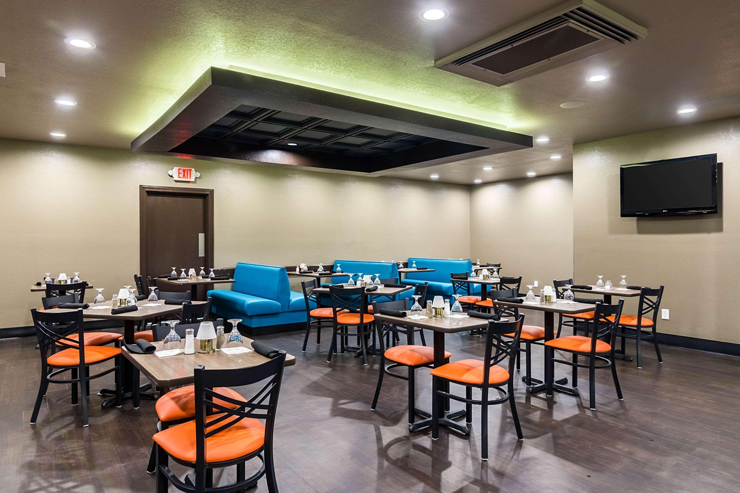 Clarion Inn&Suites Russellville I-40 Esterno foto