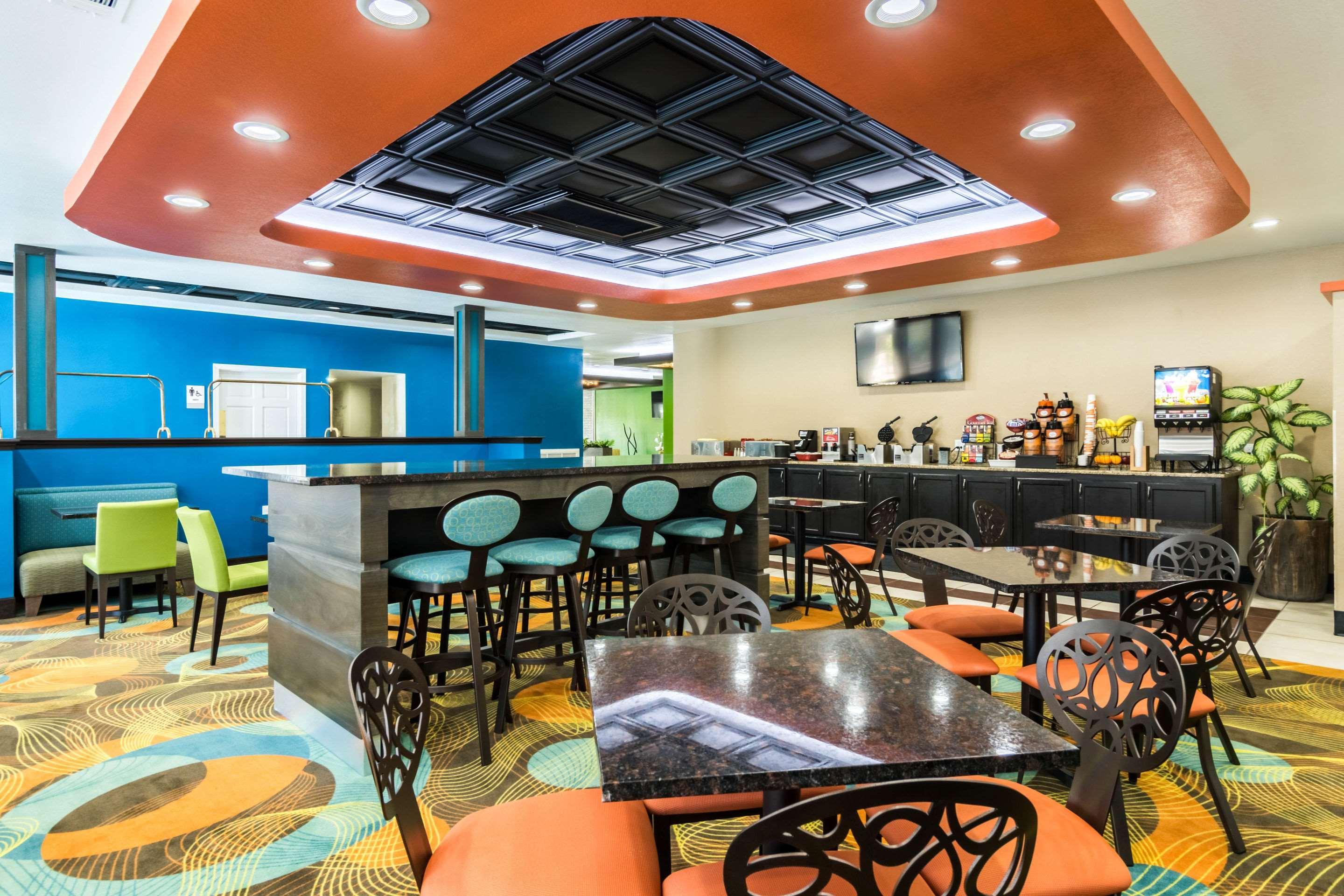 Clarion Inn&Suites Russellville I-40 Esterno foto