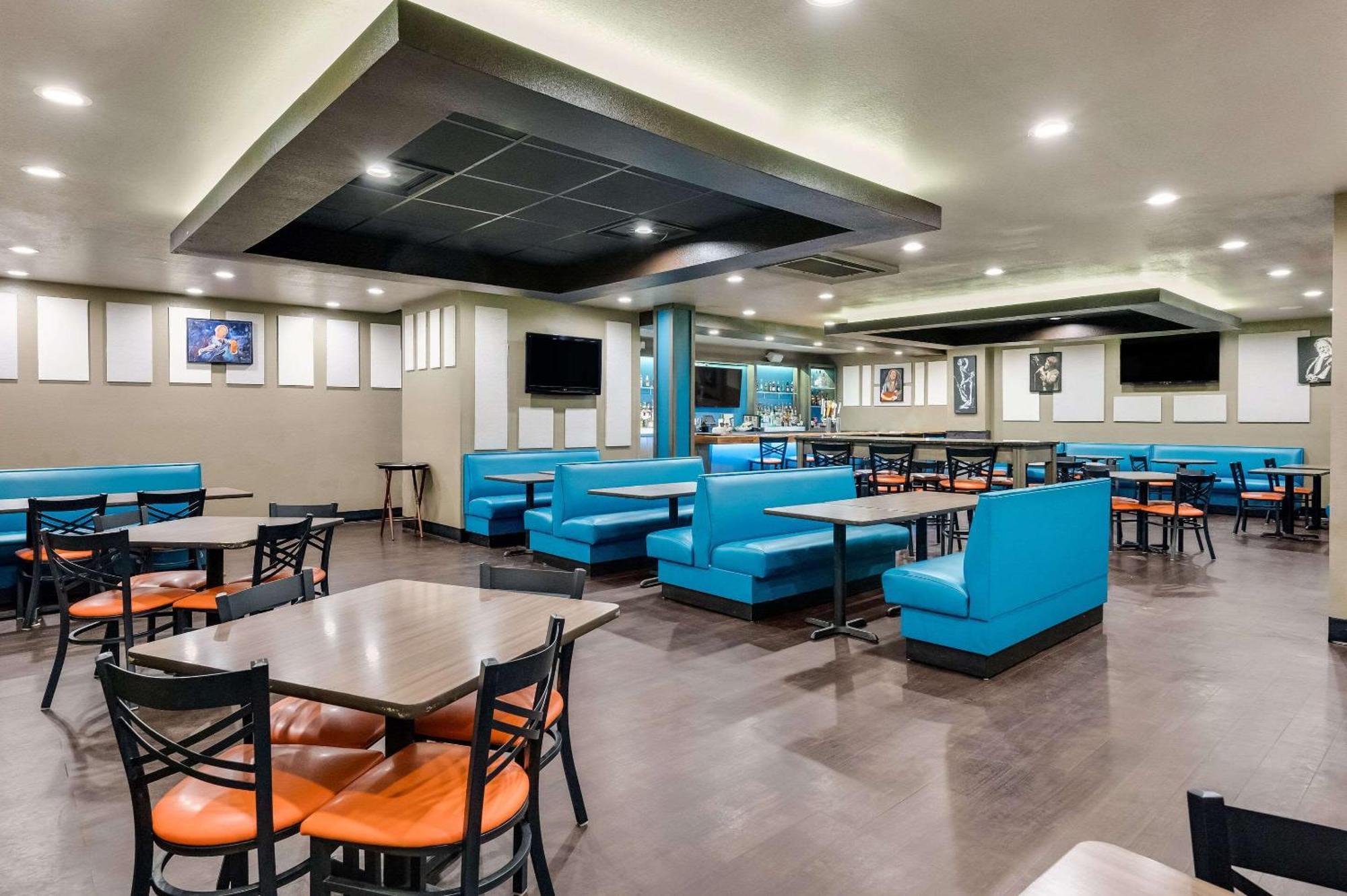 Clarion Inn&Suites Russellville I-40 Esterno foto
