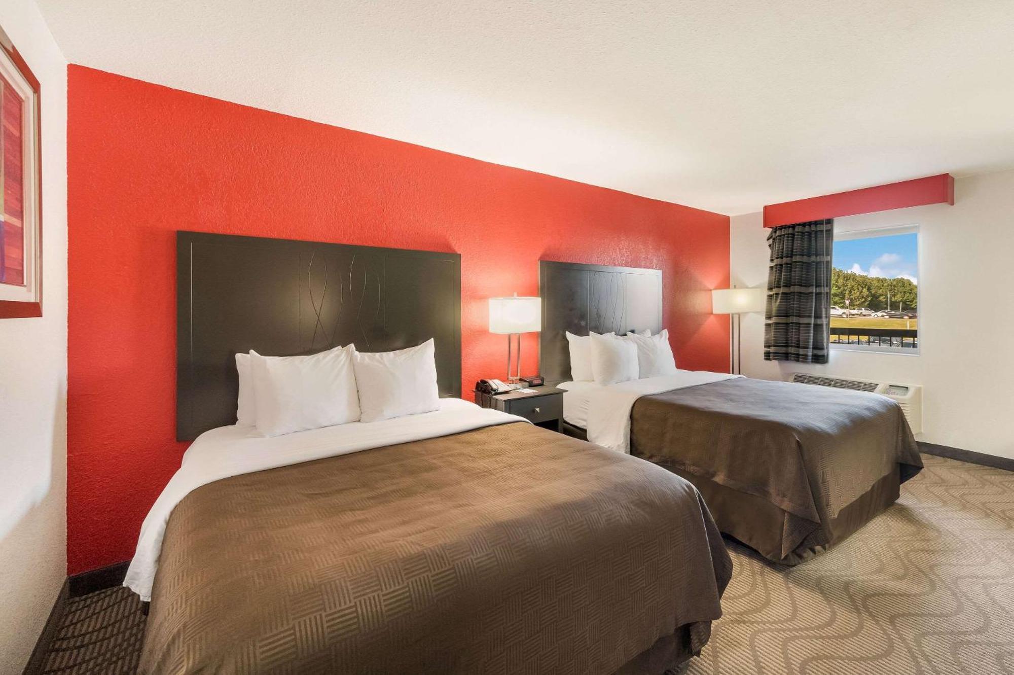 Clarion Inn&Suites Russellville I-40 Esterno foto