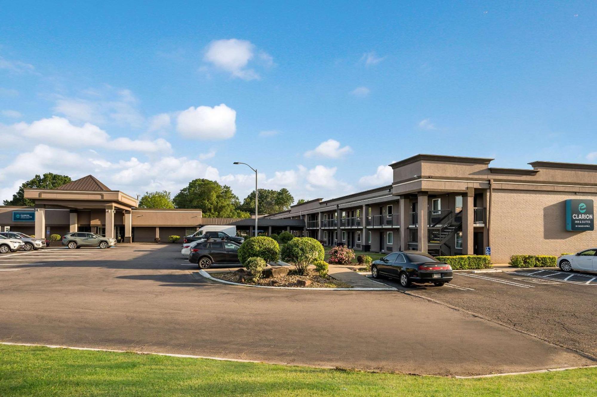 Clarion Inn&Suites Russellville I-40 Esterno foto